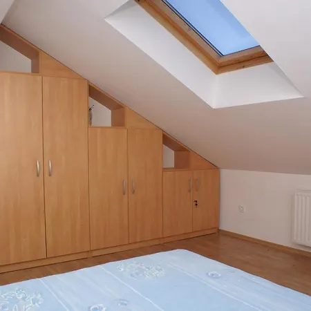 Stari Grad 4014b Apartment